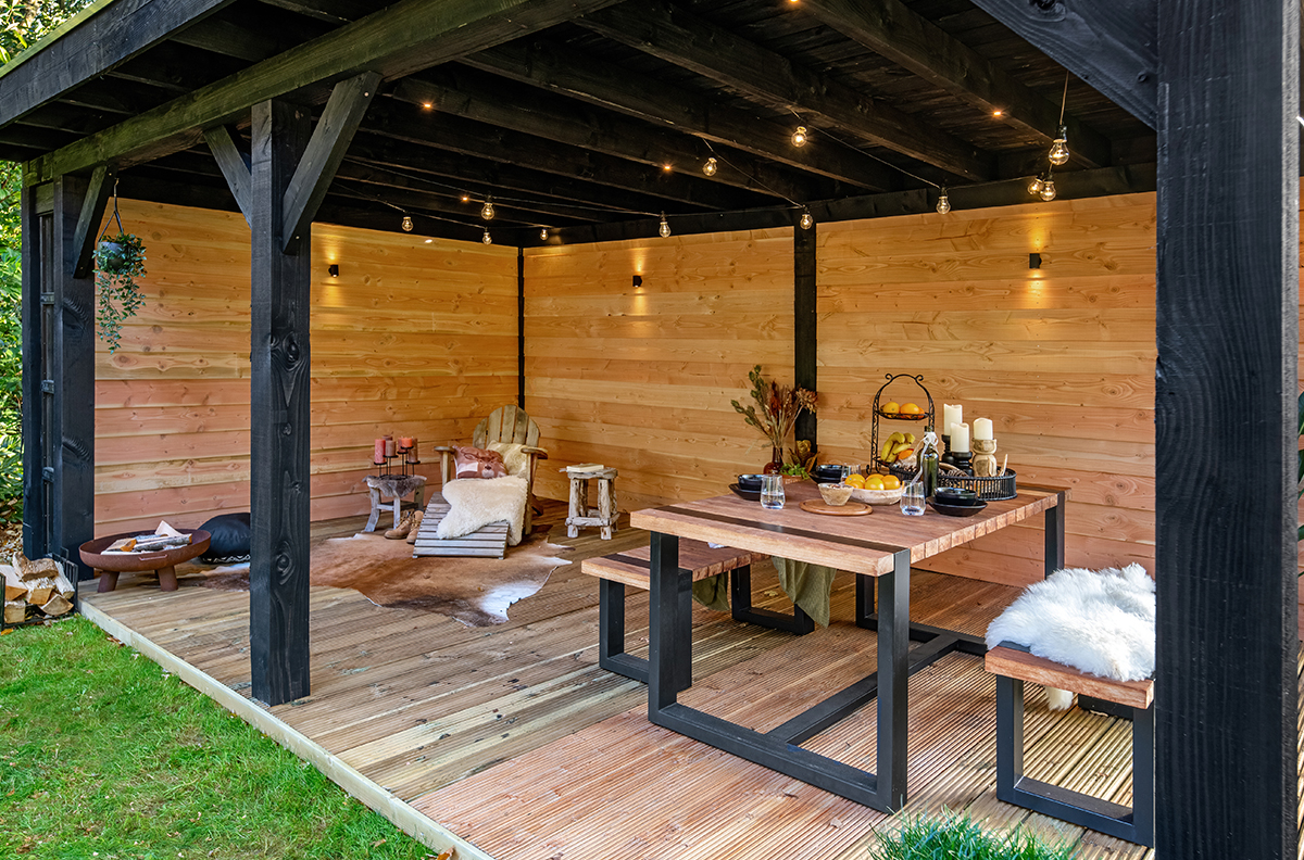 Terrassenüberdachung Holz schwarz Boden